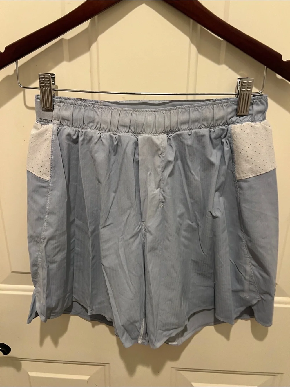 Lululemon men’s small light blue 6” inseam